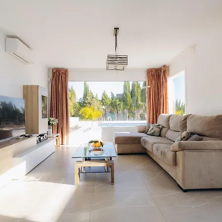 فيلة Valle Romano إِستيبونا